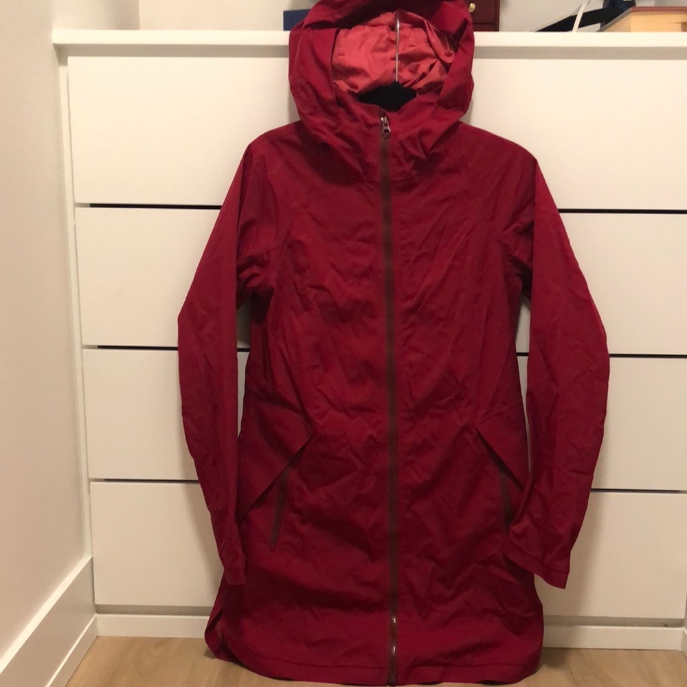 Lululemon Rebel Rain coat
